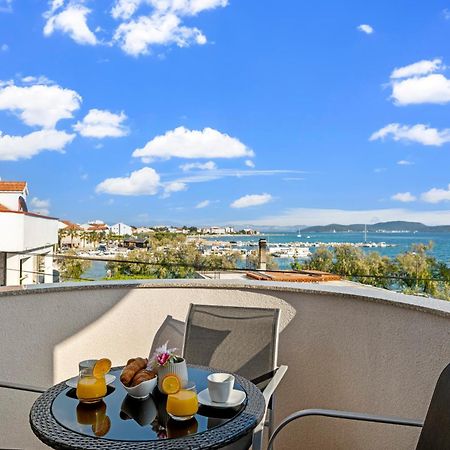Aquarius Apartments - Beachside With Heated Pool Vodice Buitenkant foto