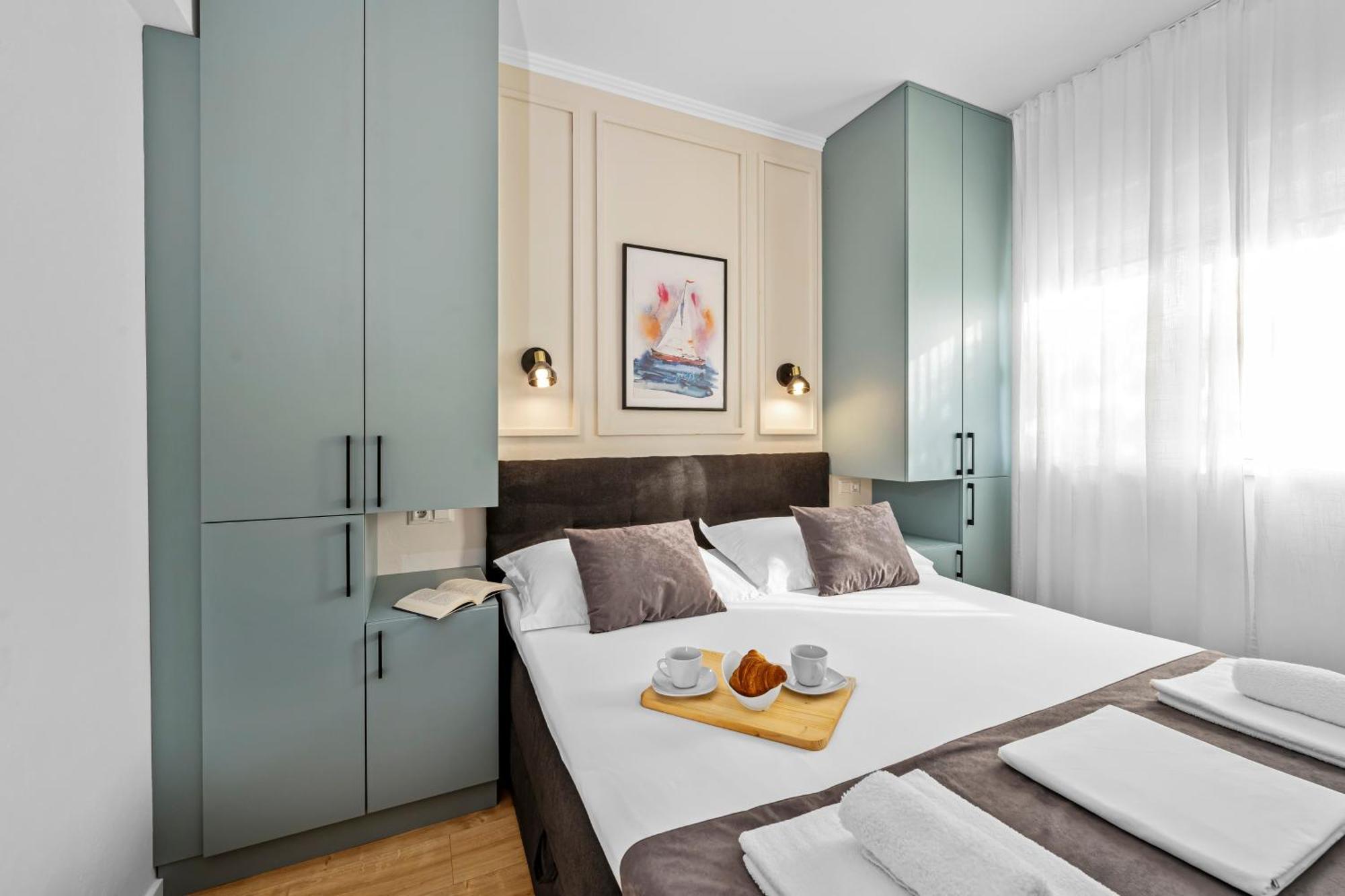 Aquarius Apartments - Beachside With Heated Pool Vodice Buitenkant foto