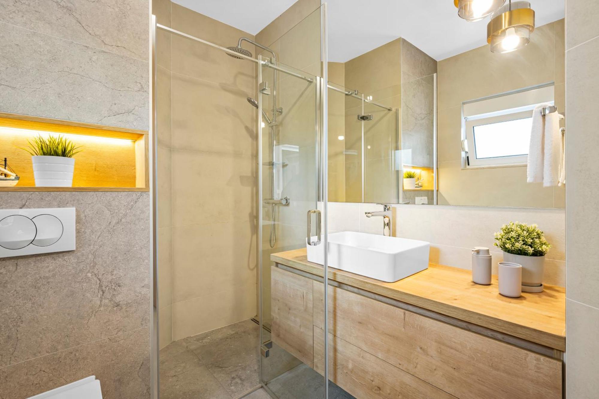Aquarius Apartments - Beachside With Heated Pool Vodice Buitenkant foto