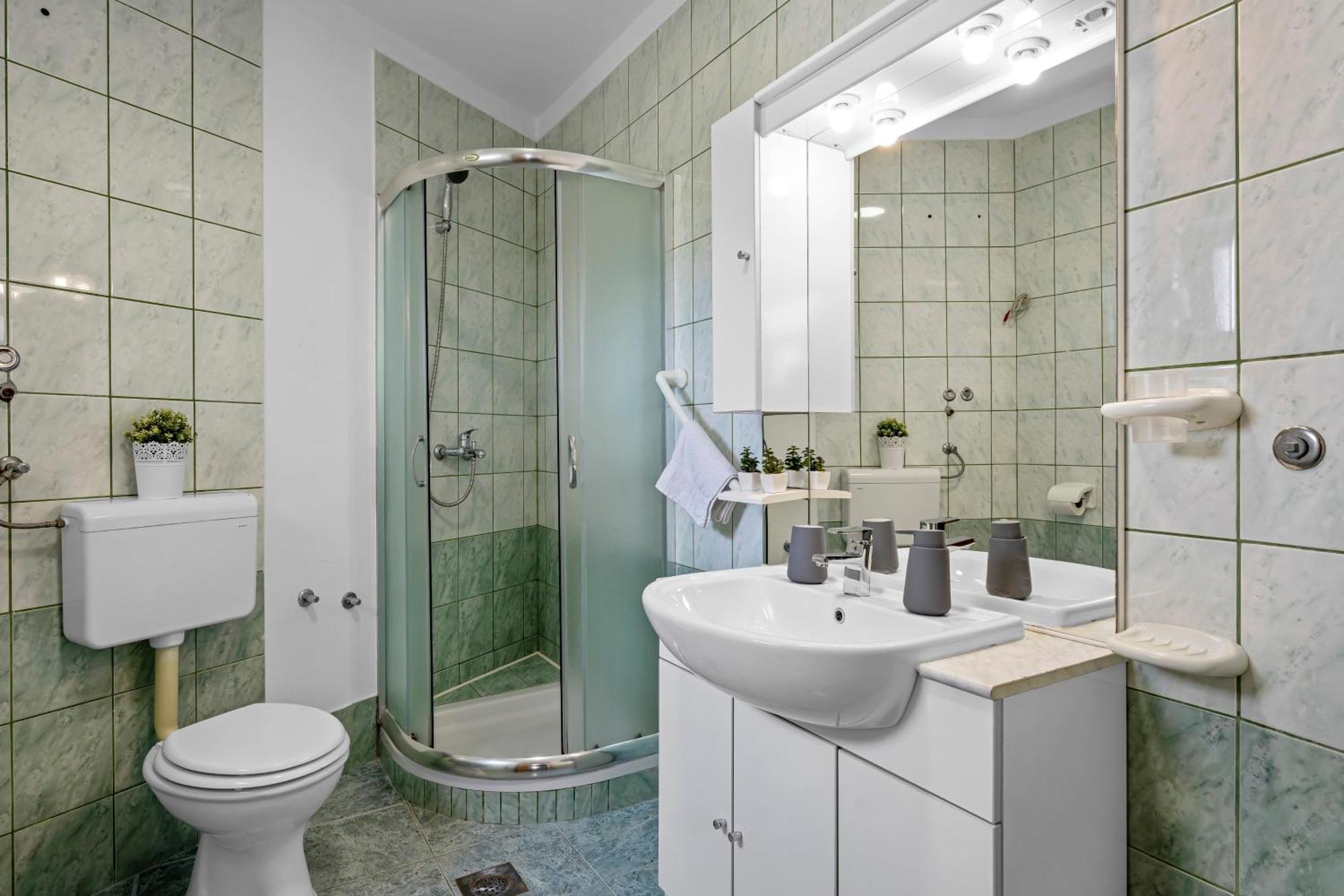 Aquarius Apartments - Beachside With Heated Pool Vodice Kamer foto